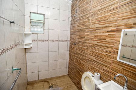 Casa para alugar com 60m², 2 quartos e 2 vagasBanheiro