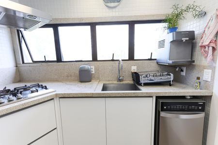 Apartamento para alugar com 127m², 2 quartos e 2 vagascozinha