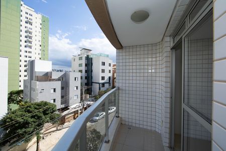 Apartamento à venda com 65m², 2 quartos e 2 vagas Apartamento à venda com 65m², 2 quartos e 2 vagasVARANDA