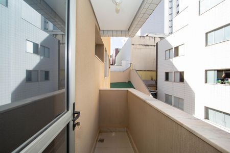 Apartamento à venda com 65m², 2 quartos e 2 vagas Apartamento à venda com 65m², 2 quartos e 2 vagasVARANDA