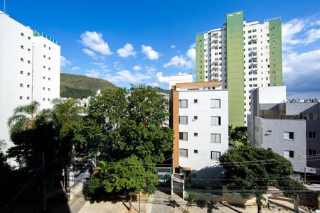 Apartamento à venda com 65m², 2 quartos e 2 vagas Apartamento à venda com 65m², 2 quartos e 2 vagasVISTA