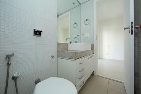 Apartamento à venda com 65m², 2 quartos e 2 vagas Apartamento à venda com 65m², 2 quartos e 2 vagasBANHEIRO2