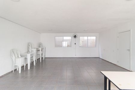 Apartamento à venda com 42m², 2 quartos e sem vagaÁrea comum - Salão de festas