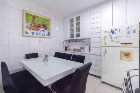 Casa à venda com 209m², 2 quartos e 1 vaga Casa à venda com 209m², 2 quartos e 1 vagaCozinha