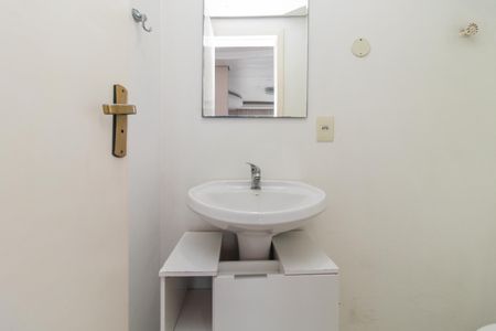 Lavabo de apartamento para alugar com 2 quartos, 147m² em Nonoai, Porto Alegre