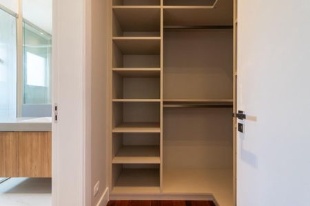 Casa de condomínio à venda com 678m², 4 quartos e 4 vagasFoto 11