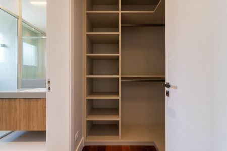 Casa de condomínio à venda com 678m², 4 quartos e 4 vagasFoto 08
