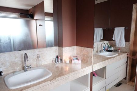 Apartamento à venda com 286m², 5 quartos e 4 vagasBanheiro