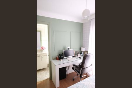 Apartamento à venda com 286m², 5 quartos e 4 vagasQuarto