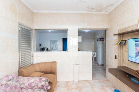 Sala de casa para alugar com 2 quartos, 250m² em Conjunto Residencial José Bonifácio, São Paulo