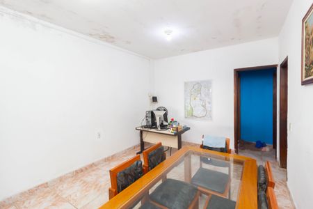 Casa para alugar com 250m², 2 quartos e 4 vagasSala