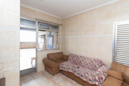 Sala de casa para alugar com 2 quartos, 250m² em Conjunto Residencial José Bonifácio, São Paulo