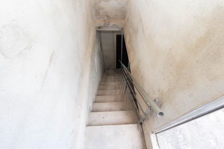 Casa para alugar com 250m², 2 quartos e 4 vagasEscada