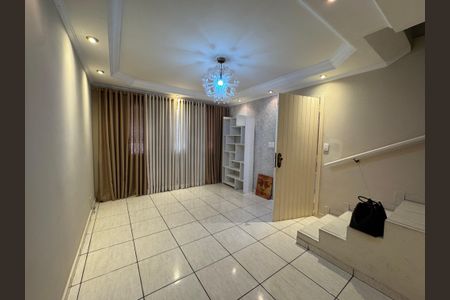 Casa para alugar com 174m², 3 quartos e 2 vagasSala