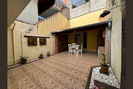 Casa para alugar com 174m², 3 quartos e 2 vagasQuintal