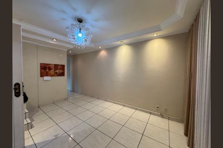 Casa para alugar com 174m², 3 quartos e 2 vagasSala