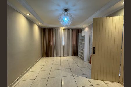 Casa para alugar com 174m², 3 quartos e 2 vagasSala