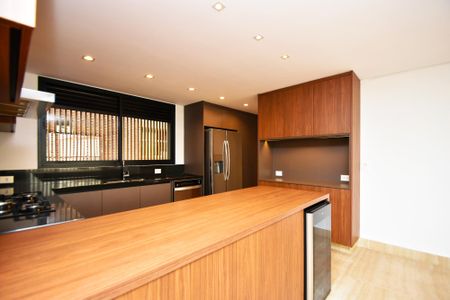 Apartamento para alugar com 189m², 3 quartos e 2 vagascozinha