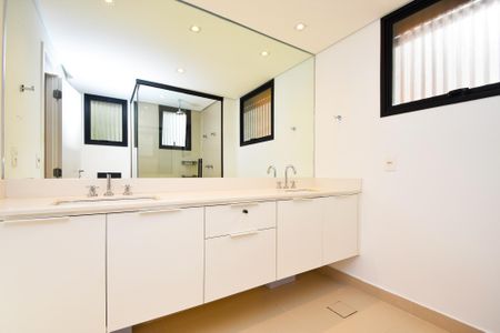 Apartamento para alugar com 189m², 3 quartos e 2 vagasbanheiro suite 3 master