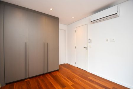 Apartamento para alugar com 189m², 3 quartos e 2 vagassuite 2