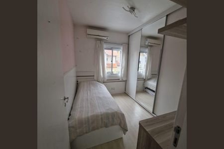 Casa de condomínio à venda com 146m², 3 quartos e 2 vagasQuarto