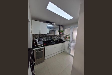 Casa de condomínio à venda com 146m², 3 quartos e 2 vagasCozinha