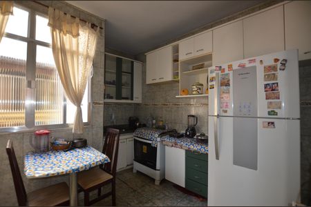 Apartamento à venda com 100m², 2 quartos e 1 vagaCozinha