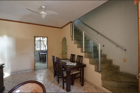 Apartamento à venda com 100m², 2 quartos e 1 vagaSala