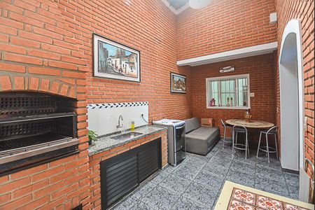 Casa à venda com 254m², 4 quartos e 3 vagasChurrasqueira