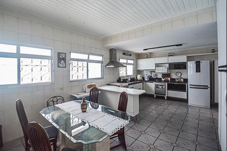 Casa à venda com 254m², 4 quartos e 3 vagasCozinha