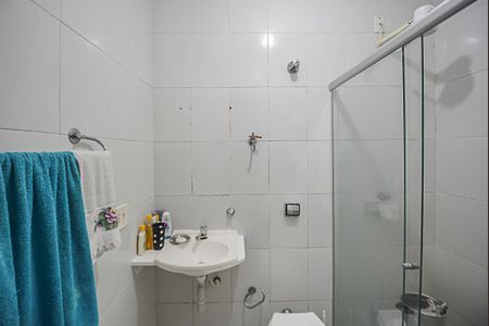 Casa à venda com 254m², 4 quartos e 3 vagasBanheiro de serviço