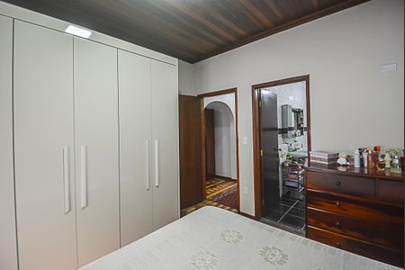Casa à venda com 254m², 4 quartos e 3 vagasQuarto Suíte