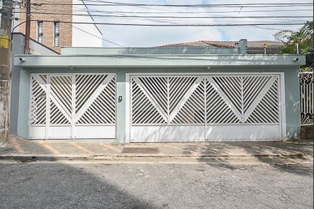 Casa à venda com 254m², 4 quartos e 3 vagasFachada