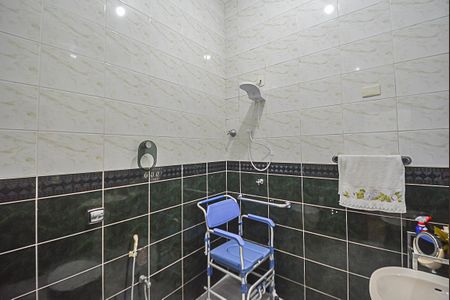 Casa à venda com 254m², 4 quartos e 3 vagasBanheiro