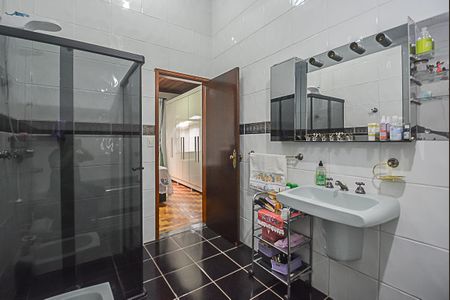 Casa à venda com 254m², 4 quartos e 3 vagasBanheiro da Suíte