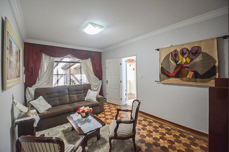Casa à venda com 254m², 4 quartos e 3 vagasSala