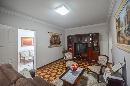 Casa à venda com 254m², 4 quartos e 3 vagasSala