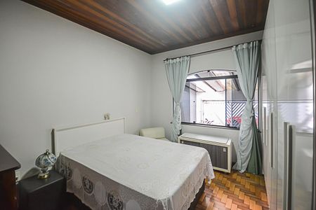 Casa à venda com 254m², 4 quartos e 3 vagasQuarto Suíte