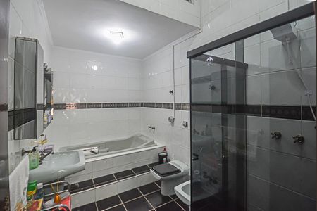 Casa à venda com 254m², 4 quartos e 3 vagasBanheiro da Suíte