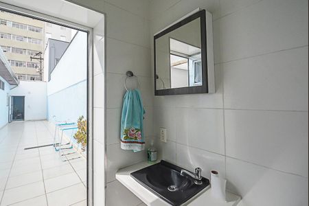 Casa à venda com 254m², 4 quartos e 3 vagasBanheiro de serviço