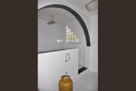 Casa à venda com 100m², 2 quartos e 3 vagas Casa à venda com 100m², 2 quartos e 3 vagasDetalhe - Edícola - Cozinha