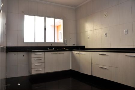 Casa à venda com 100m², 2 quartos e 3 vagas Casa à venda com 100m², 2 quartos e 3 vagasDetalhe - Cozinha