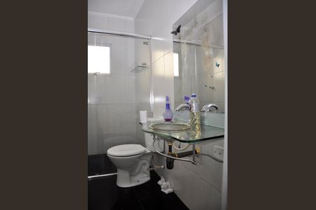 Casa à venda com 100m², 2 quartos e 3 vagas Casa à venda com 100m², 2 quartos e 3 vagasDetalhe - Banheiro Social
