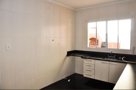 Casa à venda com 100m², 2 quartos e 3 vagas Casa à venda com 100m², 2 quartos e 3 vagasDetalhe - Cozinha