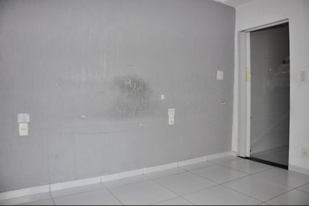 Casa à venda com 100m², 2 quartos e 3 vagas Casa à venda com 100m², 2 quartos e 3 vagasDetalhe - Edícola - Quarto com Suíte