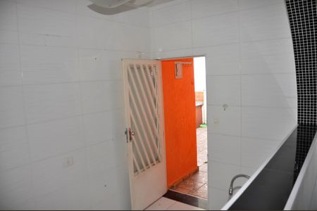 Casa à venda com 100m², 2 quartos e 3 vagas Casa à venda com 100m², 2 quartos e 3 vagasDetalhe - Edícola - Cozinha