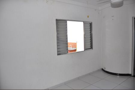 Casa à venda com 100m², 2 quartos e 3 vagas Casa à venda com 100m², 2 quartos e 3 vagasDetalhe - Edícola - Quarto com Suíte