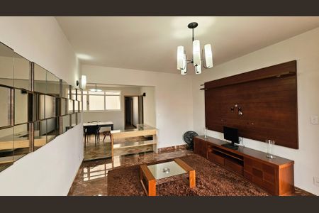 Casa à venda com 300m², 4 quartos e 6 vagas Casa à venda com 300m², 4 quartos e 6 vagasSala