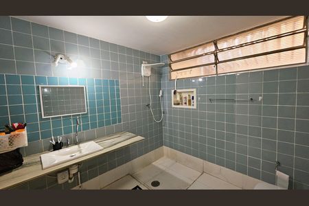 Casa à venda com 300m², 4 quartos e 6 vagas Casa à venda com 300m², 4 quartos e 6 vagasBanheiro da Suíte