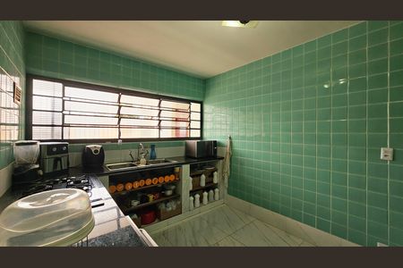 Casa à venda com 300m², 4 quartos e 6 vagas Casa à venda com 300m², 4 quartos e 6 vagasCozinha